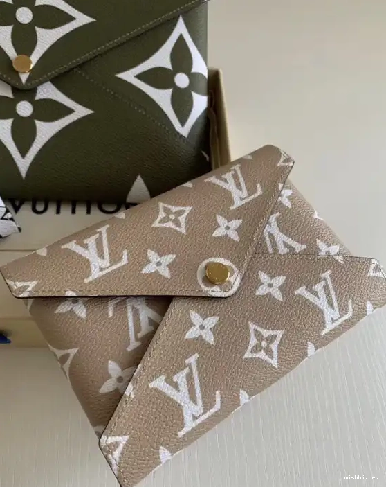 WIS POCHETTE KIRIGAMI VUITTON LOUIS 0430